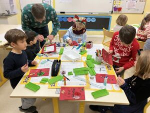 Une matinée de bricolages de Noël placée sous le signe du partage