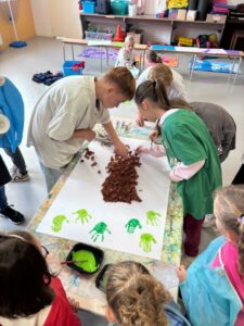 Une matinée placée sous le signe des guildes à l’école Sainte-Thérèse !
